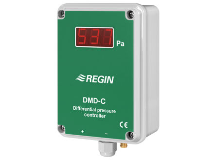 Differential pressure transmitter with built-in controller and display